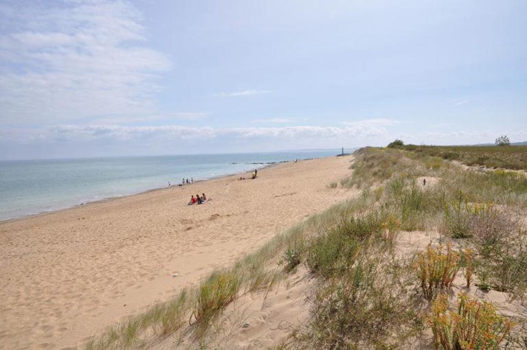 A 80M De La Plage De Plaisance Pour 8 Personnes Saint-Georges-d'Oleron Exterior photo